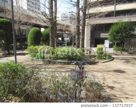 chiyodward, chuo city, business district 137717037