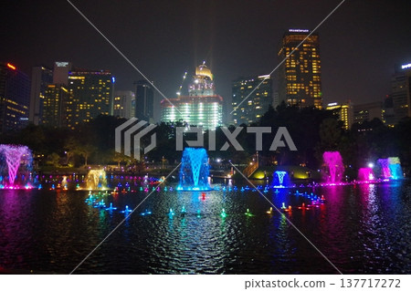 Fountain show at KLCC Park, Kuala Lumpur, Malaysia 137717272