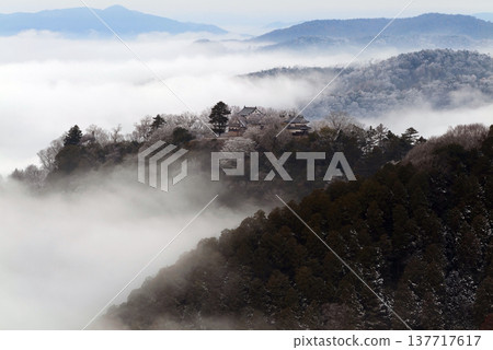 Winter sea of clouds and Bitchu Matsuyama Castle (castle in the sky) 25281 137717617