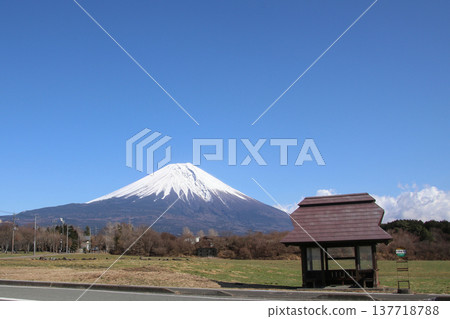 富士山和巴士站 富士山和巴士站 137718788