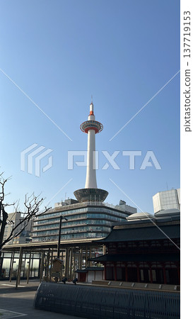 A tower in the blue sky 137719153