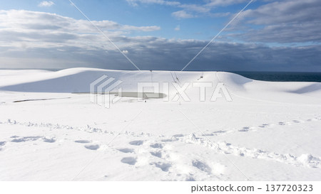 鳥取沙丘的雪景 鳥取沙丘的雪景 137720323