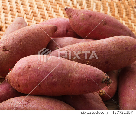 Sweet potato, studio photography 137721197