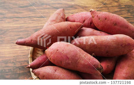 Sweet potato, studio photography 137721198