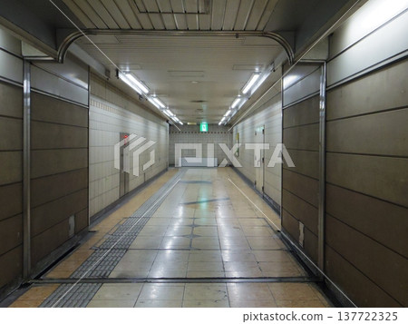 Empty station corridor 137722325