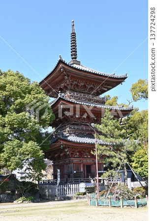 神木寺的三層寶塔 神木寺的三層寶塔 137724298