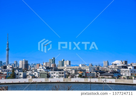 以東京晴空塔和富士山為背景的風景 以東京晴空塔和富士山為背景的風景 137724711