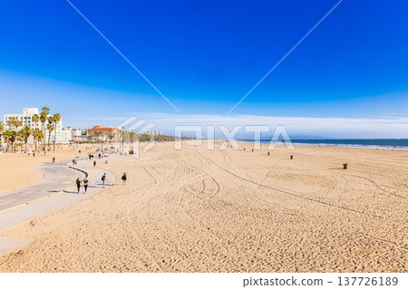 Santa Monica Beach, Los Angeles Santa Monica Beach, Los Angeles 137726189