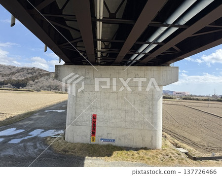 高速公路下方的景色 137726466