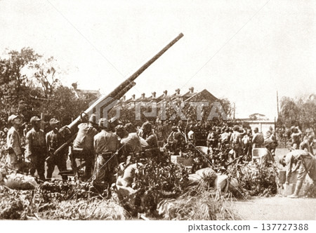 1937年，上海，在抗日戰爭期間，日本陸軍防空砲兵部隊的老照片 137727388