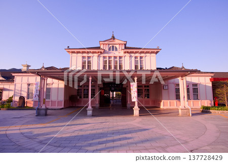 日光市：JR日光站，一座明治時代的建築。 137728429