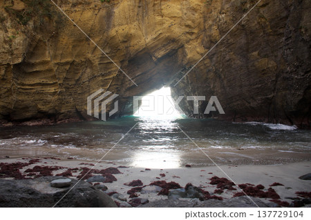 從洞內看到的海 137729104