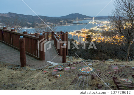 從氣仙沼市安波山欣賞日落 從氣仙沼市安波山欣賞日落 137729612