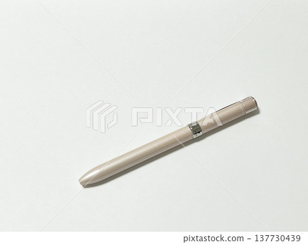 Ballpoint pen Ballpoint pen 137730439