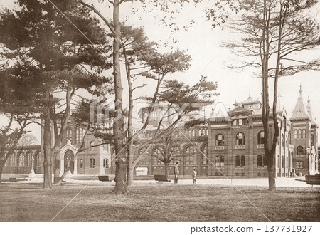 Vintage photograph, 1916, Smithsonian Museum of Arts and Industries, Washington, D.C., USA Vintage photograph, 1916, Smithsonian Museum of Arts and Industries, Washington, D.C., USA 137731927