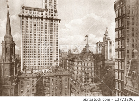 Old photo, 1916, Woolworth Building on Broadway, New York, USA Old photo, 1916, Woolworth Building on Broadway, New York, USA 137732063