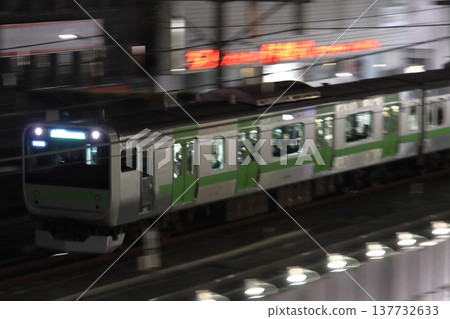 【JY】山手線E235系列車:205系列風格車身彩繪列車(環線營運100週年紀念) 【JY】山手線E235系列車:205系列風格車身彩繪列車(環線營運100週年紀念) 137732633