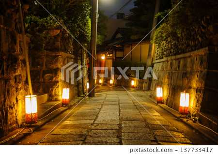 Higashiyama Higashiyama flower stone stone wall street Kyoto Higashiyama Higashiyama flower stone stone wall street Kyoto 137733417