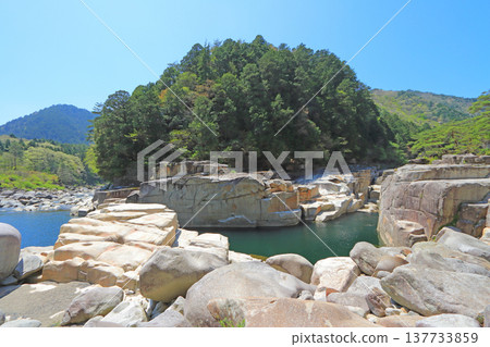 Scenery of Nezame-no-Toko in Agematsu Town, Kiso District, Nagano Prefecture 137733859
