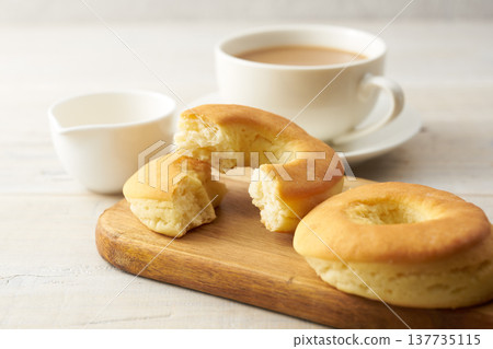 Hot biscuits (image) 137735115