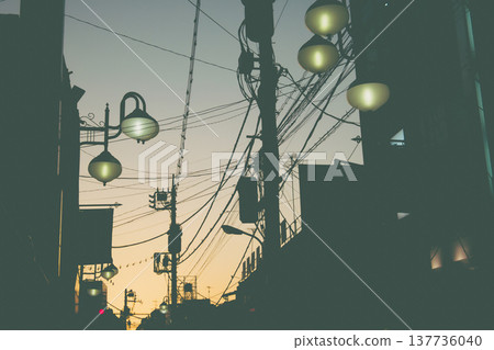 A shopping mall with a Showa-era atmosphere A shopping mall with a Showa-era atmosphere 137736040
