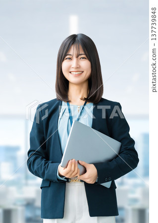 Woman with a laptop / business woman 137739848