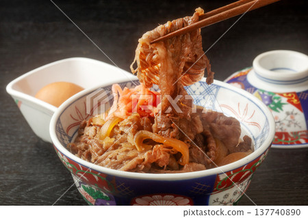beef bowl  137740890