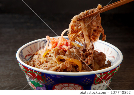 beef bowl  137740892