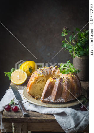Lemon bundt cake 137742250
