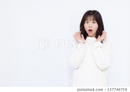 Surprised and amazed woman Surprised and amazed woman 137746759