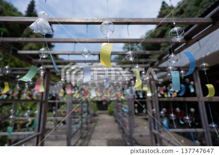 A photograph of the wind chime of Tokoin in Ayabe City, Kyoto Prefecture A photograph of the wind chime of Tokoin in Ayabe City, Kyoto Prefecture 137747647