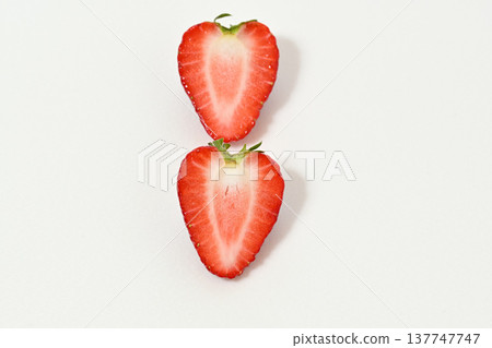 Strawberries (Tochigi Prefecture-grown Tochiaika variety) 137747747