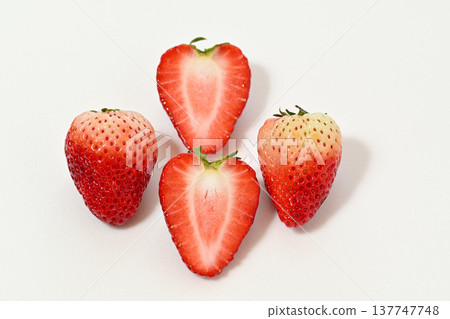 Strawberries (Tochigi Prefecture-grown Tochiaika variety) 137747748