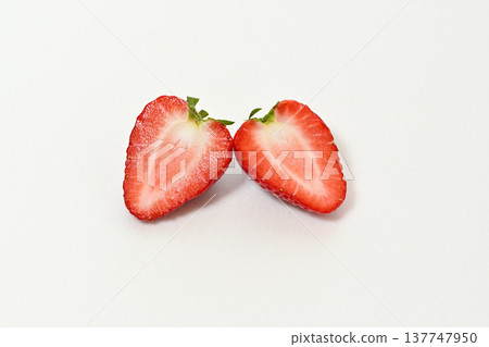 Strawberries (Tochigi Prefecture-grown Tochiaika variety) Strawberries (Tochigi Prefecture-grown Tochiaika variety) 137747950