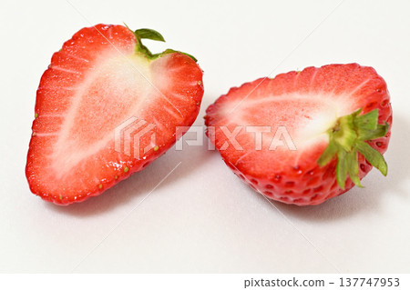 Strawberries (Tochigi Prefecture-grown Tochiaika variety) Strawberries (Tochigi Prefecture-grown Tochiaika variety) 137747953
