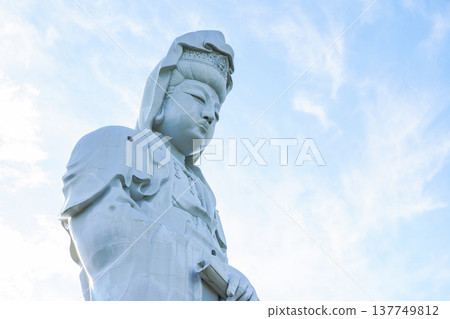 Takasaki Byakue Kannon (close-up) Takasaki Byakue Kannon (close-up) 137749812