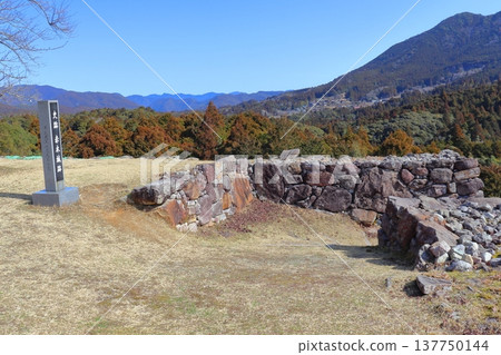 Stone walls of the main keep of Akagi Castle (Kumano City, Mie Prefecture) Stone walls of the main keep of Akagi Castle (Kumano City, Mie Prefecture) 137750144