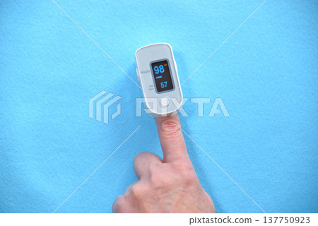 Oxygen saturation measurement (pulse oximeter) Oxygen saturation measurement (pulse oximeter) 137750923