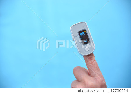 Oxygen saturation measurement (pulse oximeter) Oxygen saturation measurement (pulse oximeter) 137750924