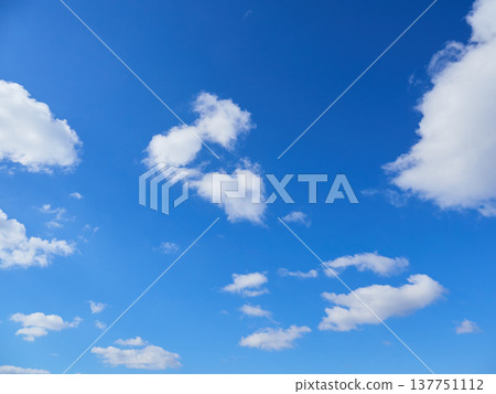 美麗的藍天和白雲 美麗的藍天和白雲 137751112