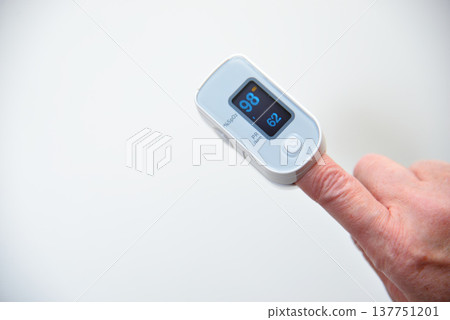 血氧飽和度測量(脈搏血氧儀) 血氧飽和度測量(脈搏血氧儀) 137751201