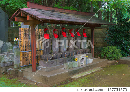 Tokyo, Japan - Sep 30 2024, Panoramic view of the cemetery on the grounds of Gotokuji Temple, without people, in cloudy weather, at daytime, Tokyo, Japan Tokyo, Japan - Sep 30 2024, Panoramic view of the cemetery on the grounds of Gotokuji Temple, without people, in cloudy weather, at daytime, Tokyo, Japan 137751873