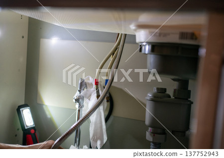 Kitchen faucet replacement Kitchen faucet replacement 137752943