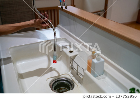 廚房水龍頭更換 137752950