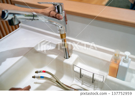 廚房水龍頭更換 廚房水龍頭更換 137752959