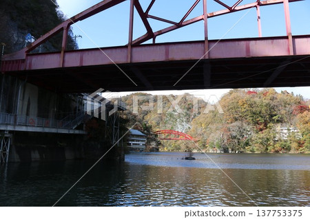 Taishaku Gorge in Autumn, Lake Shinryu Taishaku Gorge in Autumn, Lake Shinryu 137753375