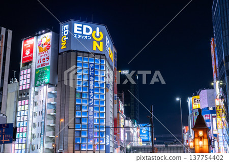 “東京”秋葉原電器城/城市夜景 “東京”秋葉原電器城/城市夜景 137754402
