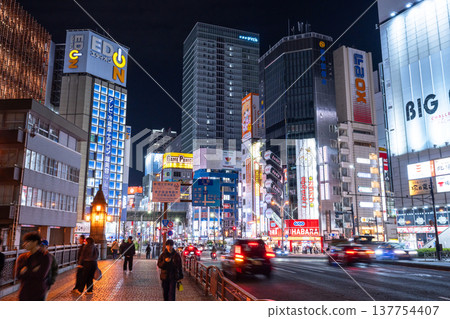 “東京”秋葉原電器城/城市夜景 “東京”秋葉原電器城/城市夜景 137754407
