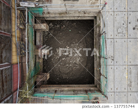 施工現場 137755744