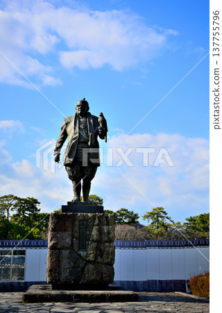 靜岡縣駿府城公園內的德川家康雕像 137755796